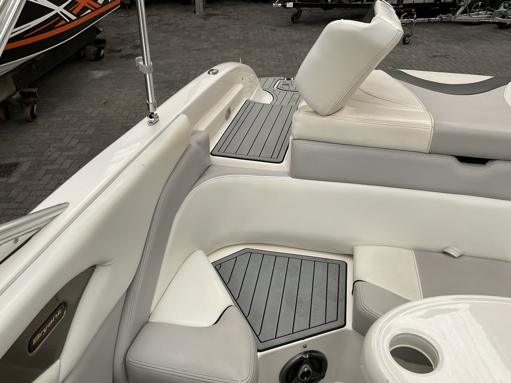 Bryant 246 Bowrider — foto 8 van 13