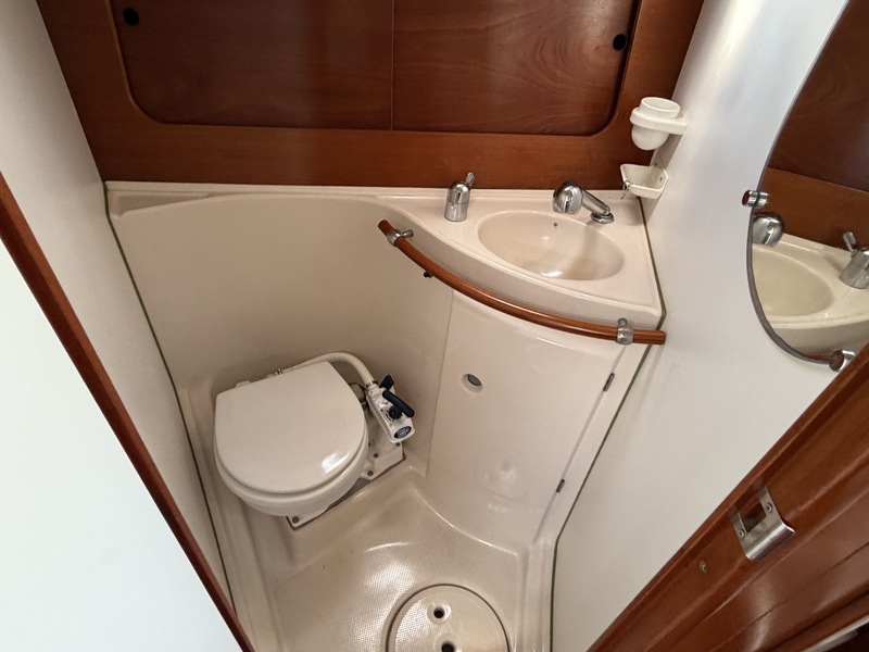 Beneteau Oceanis 321 — foto 8 van 48
