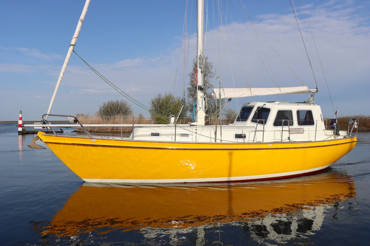 Koopmans 33 Deck Salon