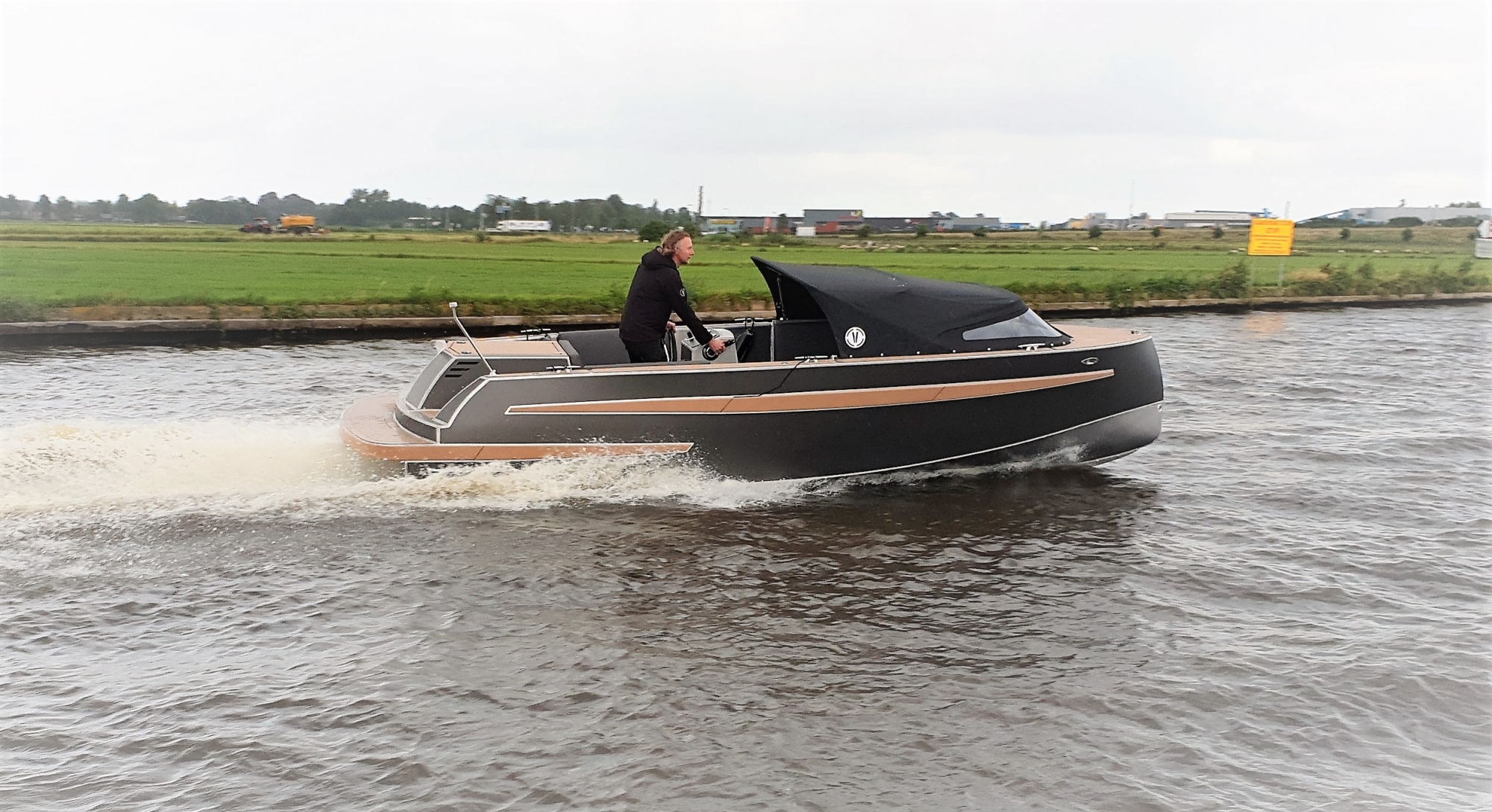 Van Vossen VanVossen Tender 650 (sport)