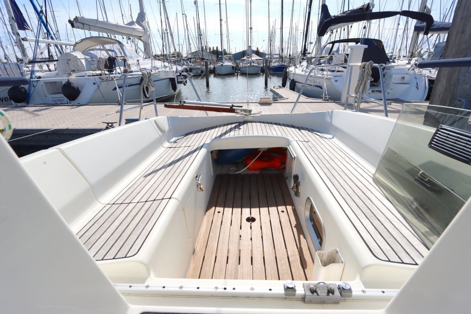 Jeanneau - Sailing Yacht - GRP (Polyester) - 1994 - € 27.500 — foto 9 van 11