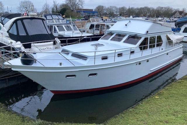 1250 OK flybridge — foto 1 van 12