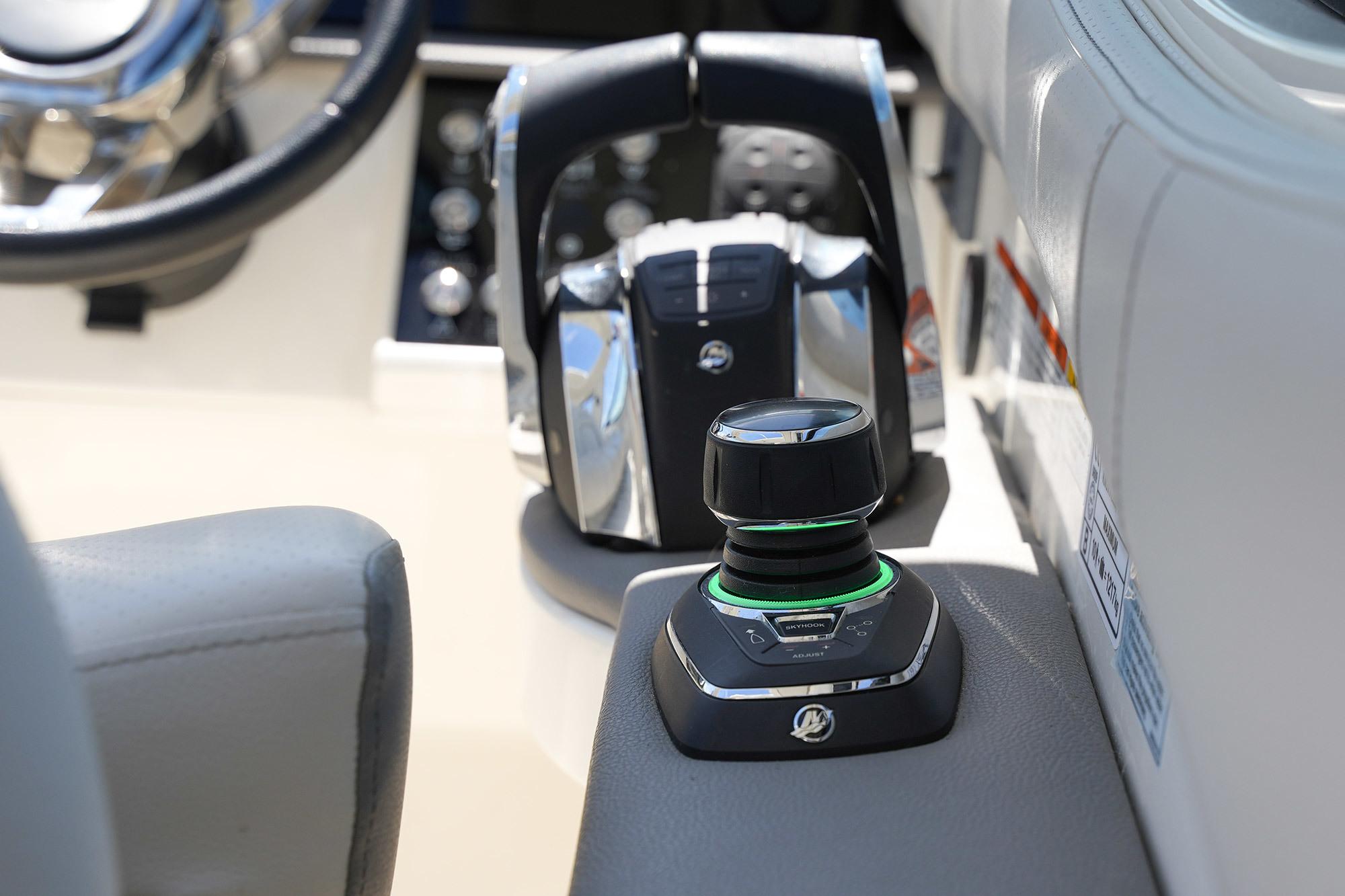 Sea RaySundancer 320