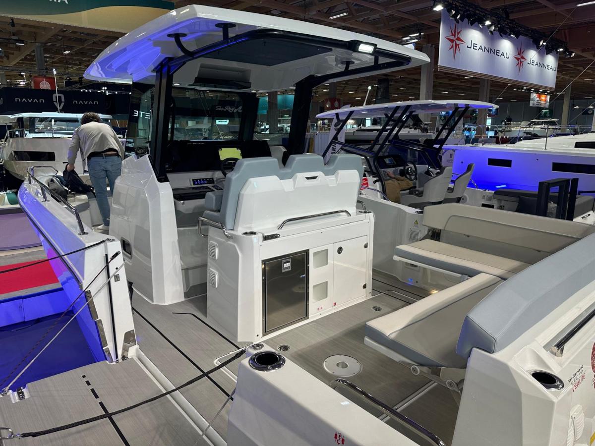 Jeanneau Cap Camarat 9.0CC S2 nieuw model! Dit schip is aanwezig op de Yamaha stand van hiswa te water 2026. — foto 7 van 33