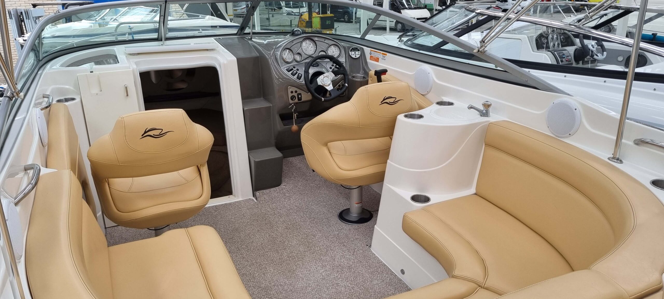 Rinker 246 Captiva — foto 5 van 11