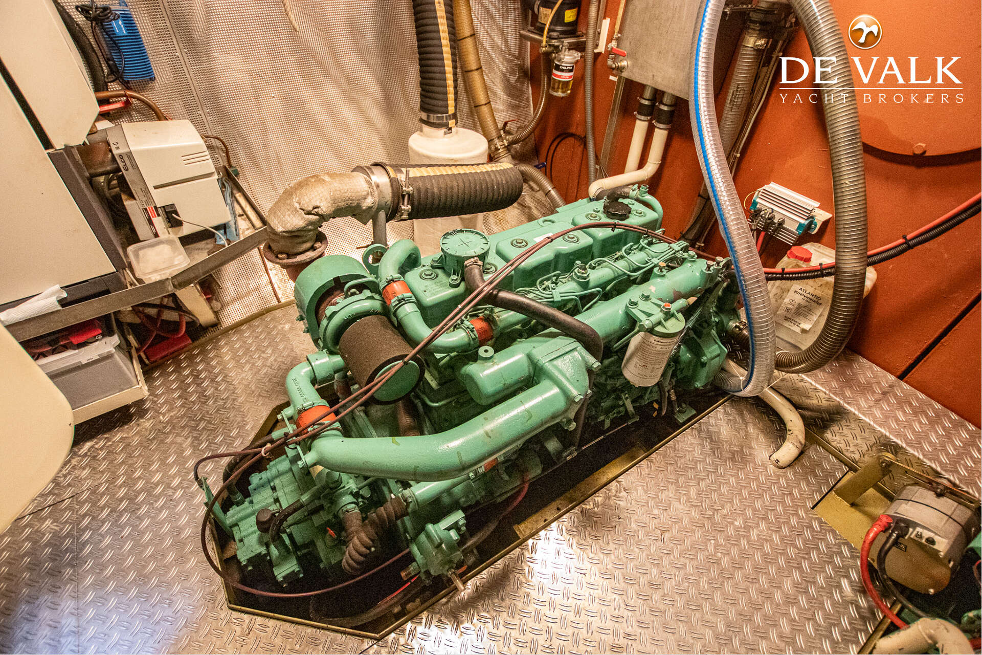 Custom Built Live Aboard 1800 — foto 42 van 45