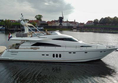 Fairline Squadron 70 — foto 2 van 11