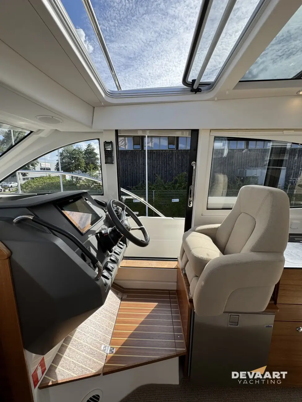 Nimbus 305 Coupe — foto 6 van 23