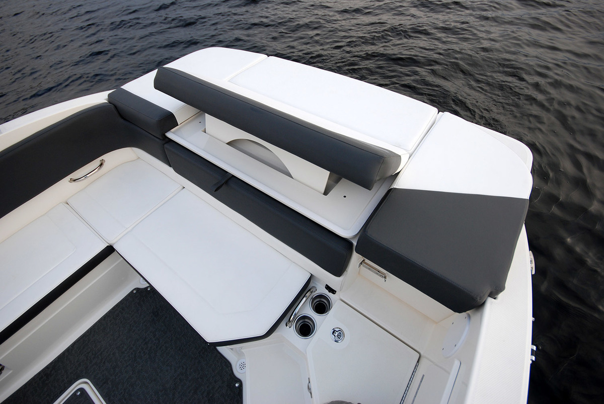 Sea Ray SPX 230 — foto 13 van 42