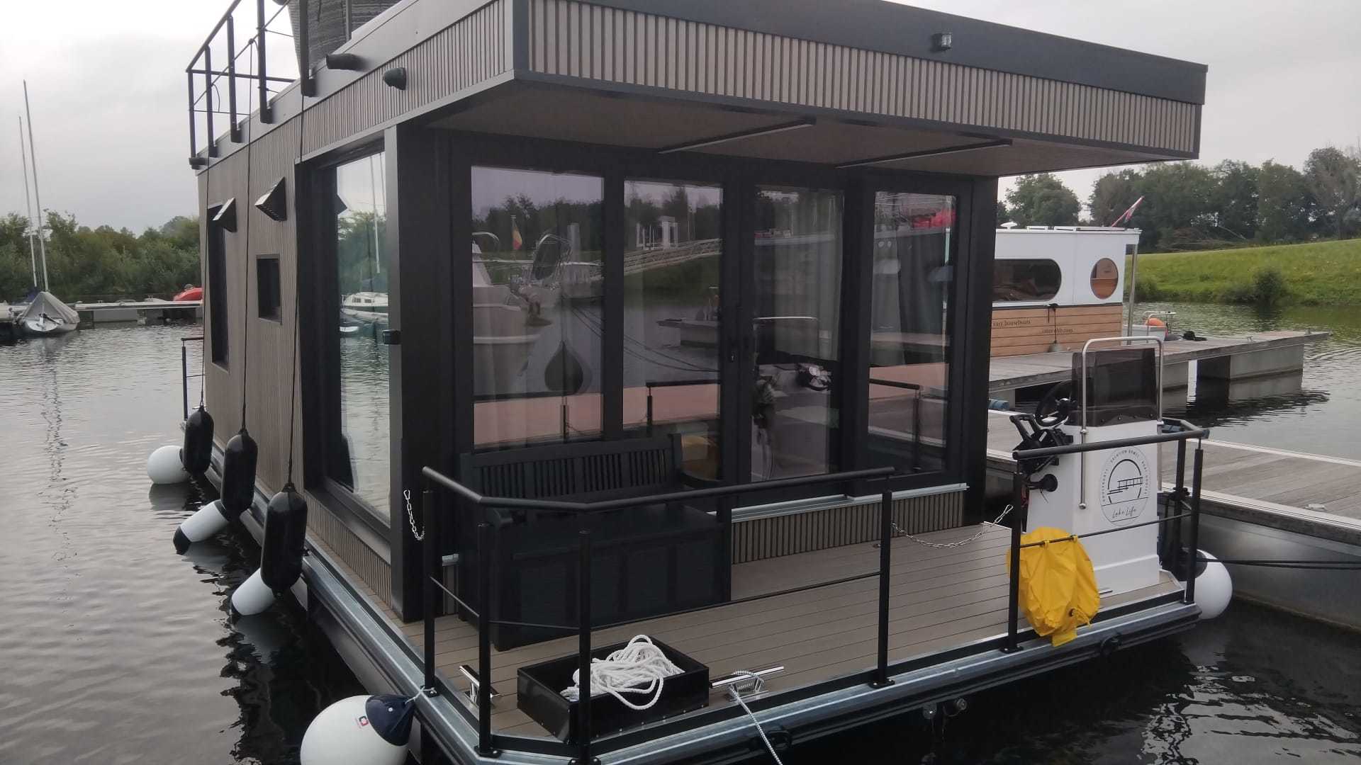 Lakelife Houseboat One Off XL PLUS — foto 2 van 37