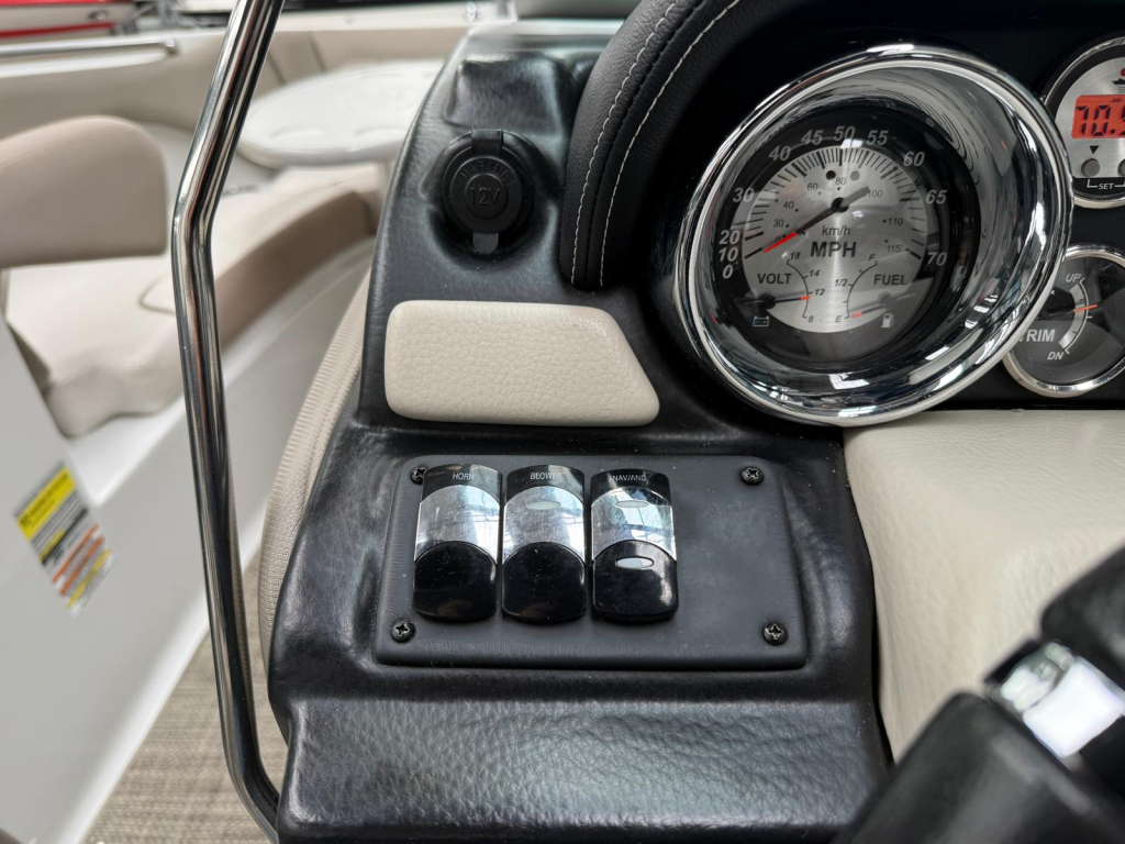 Crownline 225 SS — foto 32 van 39