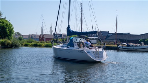 Dufour Yachts 30 Classic (2001) — foto 10 van 12