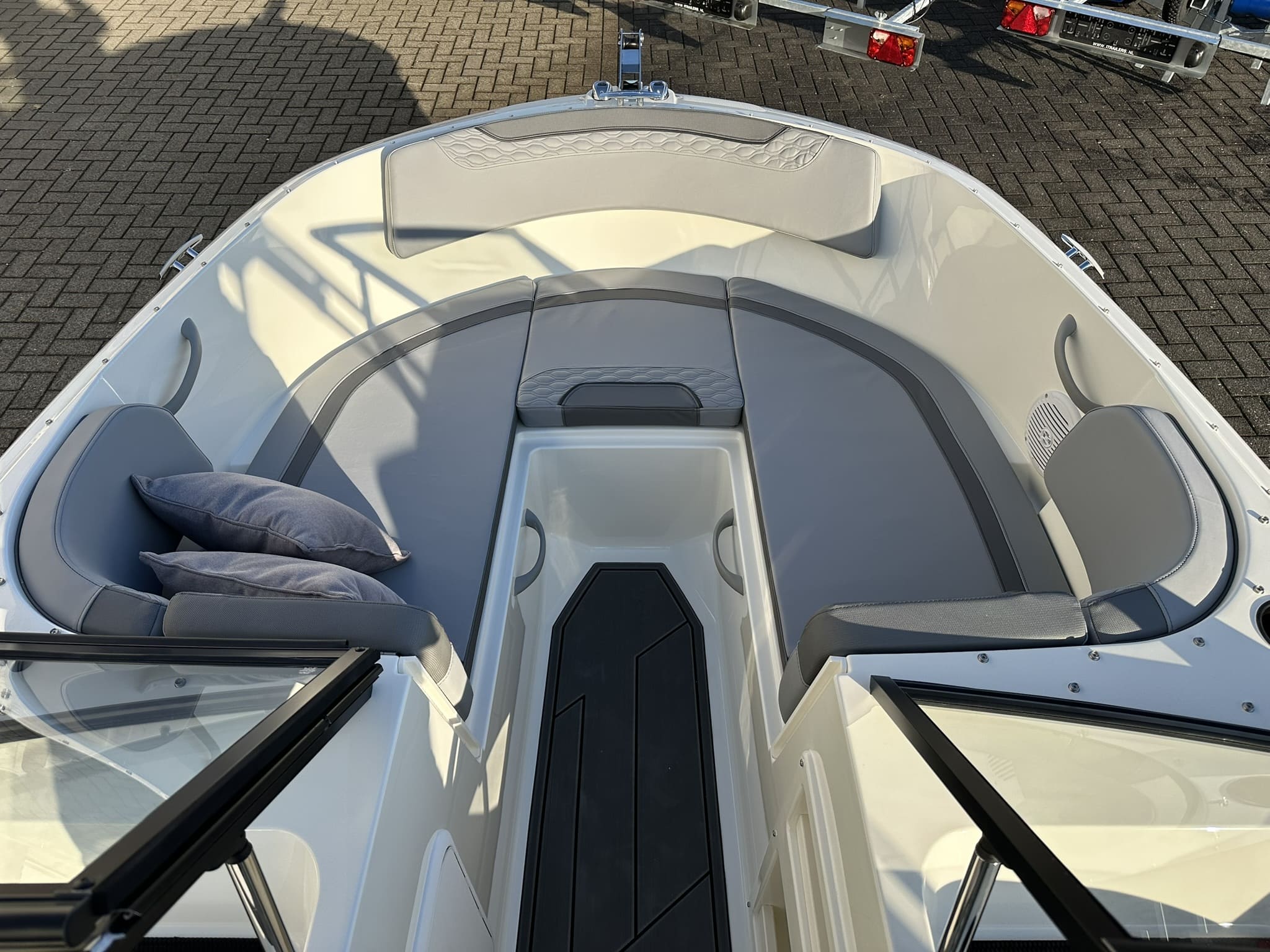 Bayliner Element M17 — foto 12 van 16