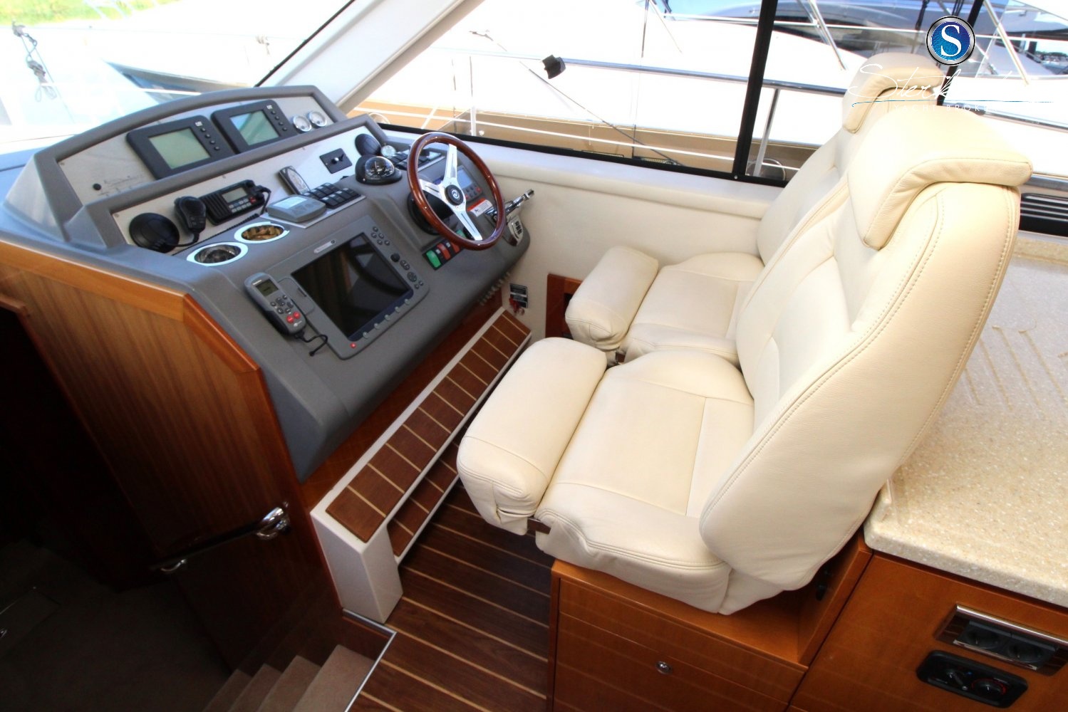 Rivièra 4700 Sport Yacht — foto 18 van 38