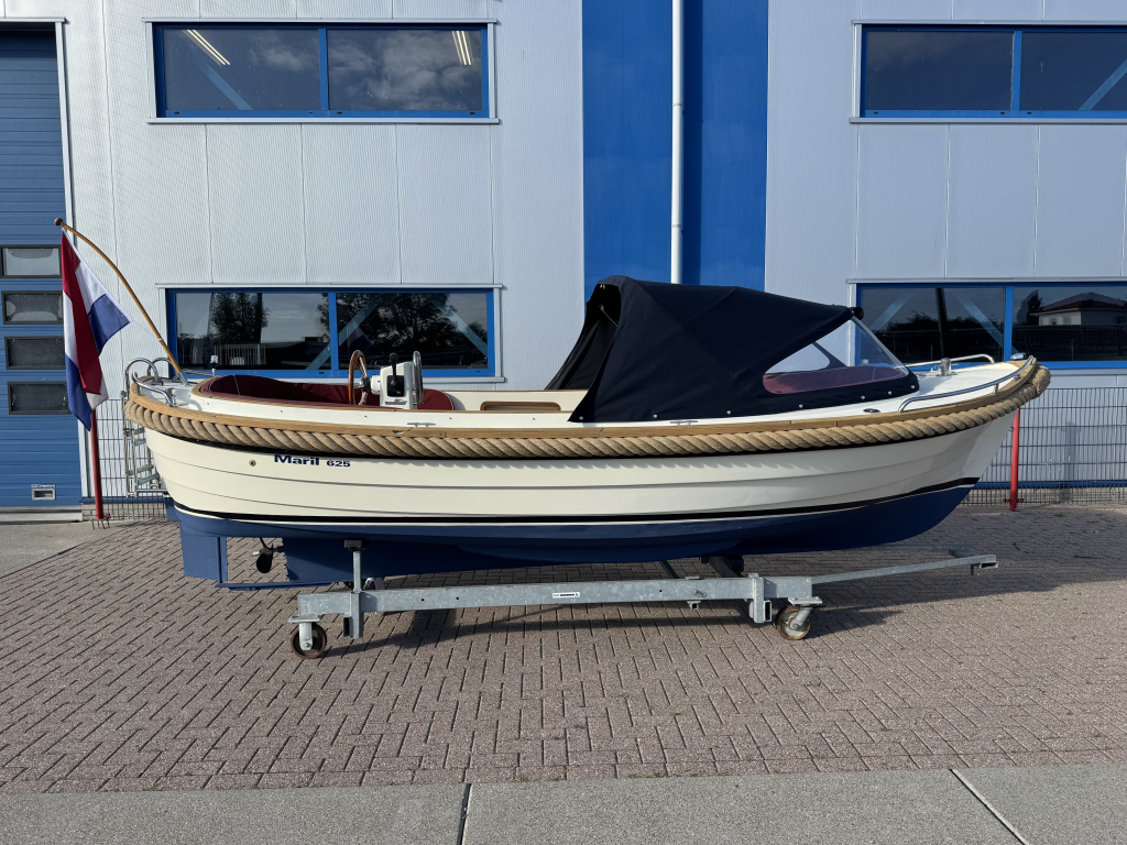 Maril 625 met Nanni 21 pk