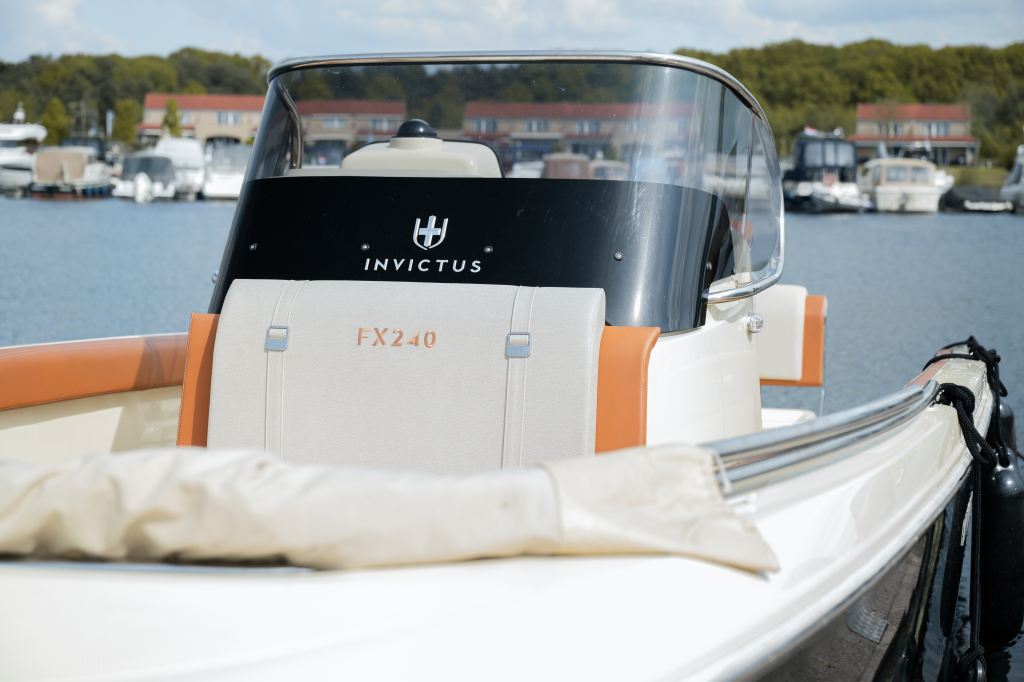  Invictus 240 fx — foto 15 van 16