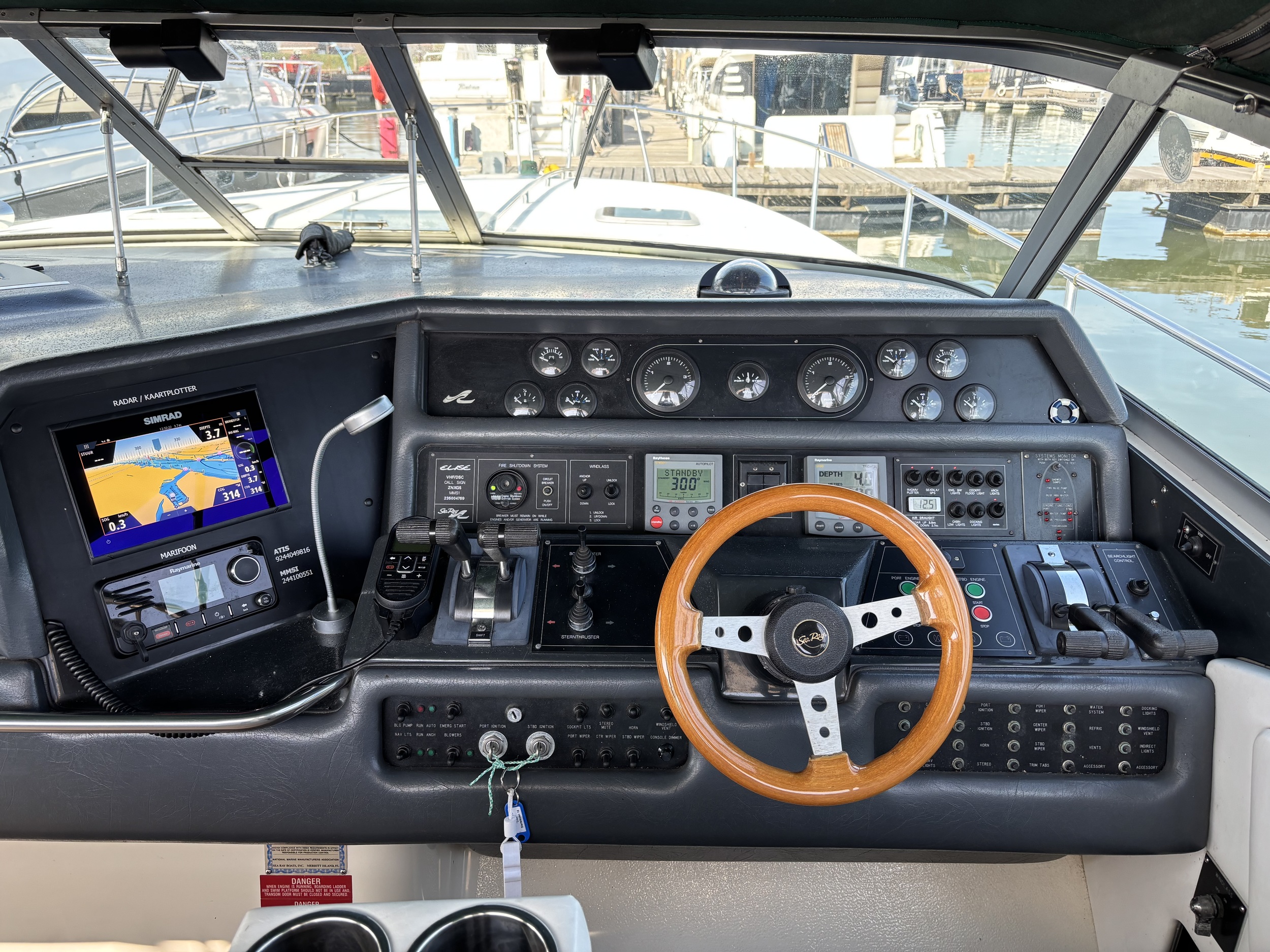 Sea Ray 370 Sundancer — foto 7 van 15