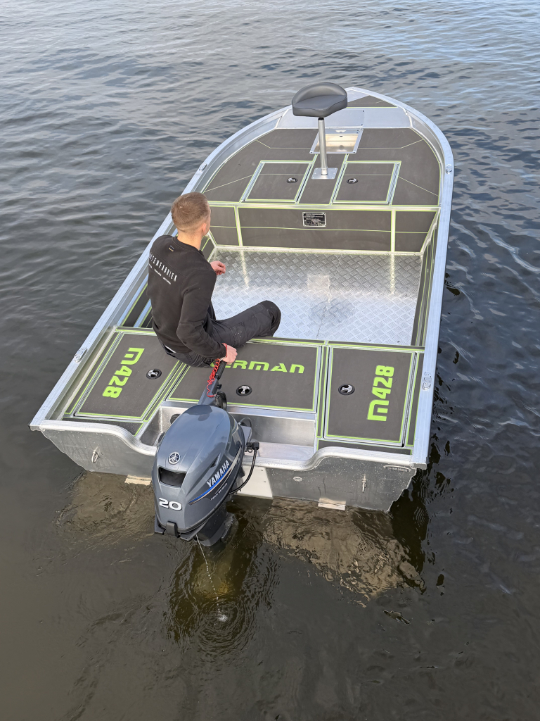 Kerman 428 visboot | Nieuw | gratis 3M wrap! — foto 11 van 14