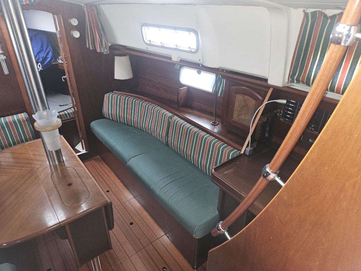 Beneteau Oceanis 36CC — foto 5 van 24