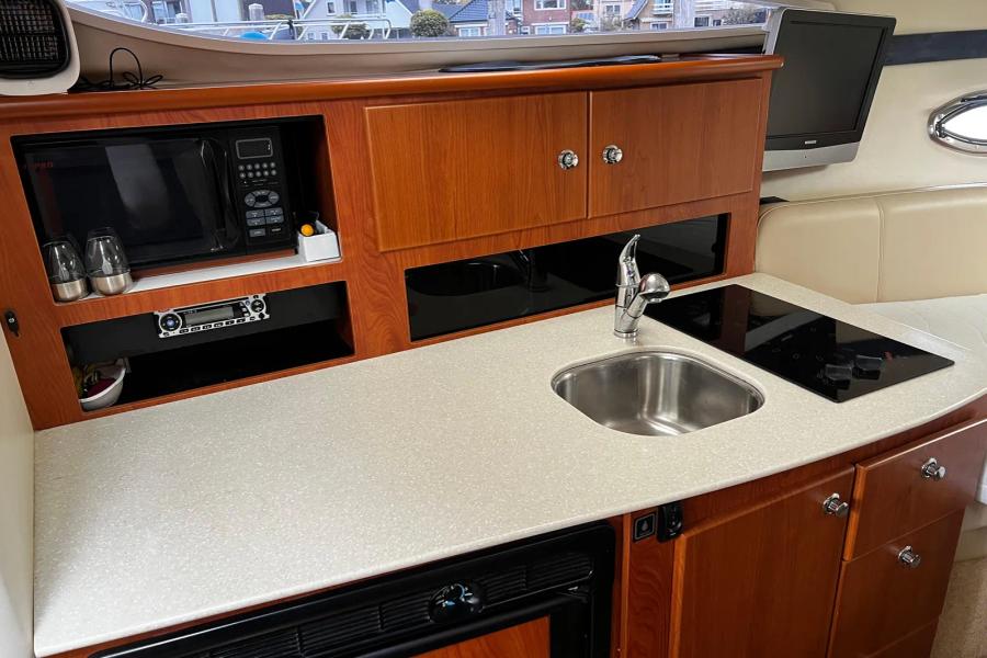 Bayliner 320 — foto 10 van 11