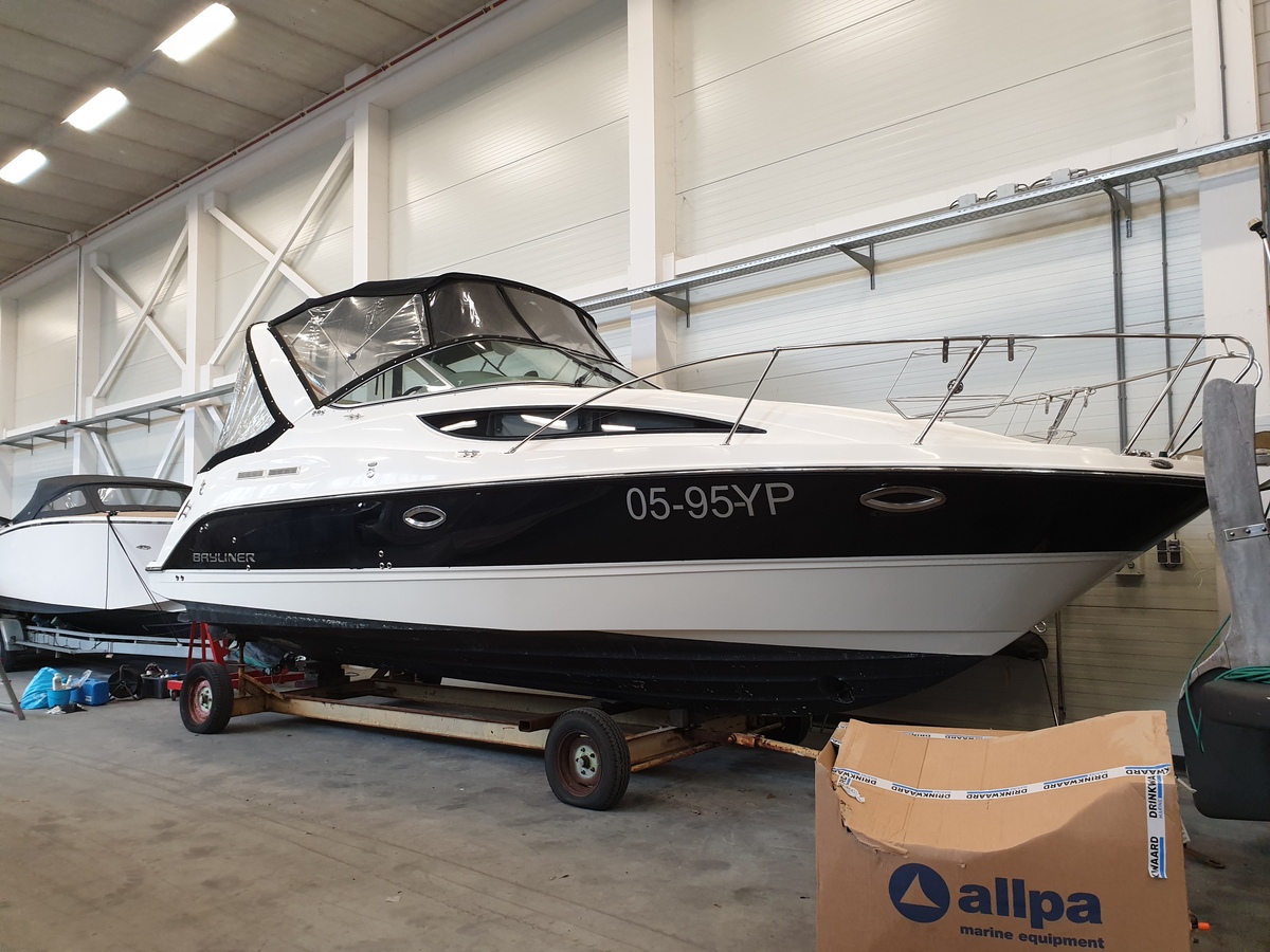 Bayliner 285