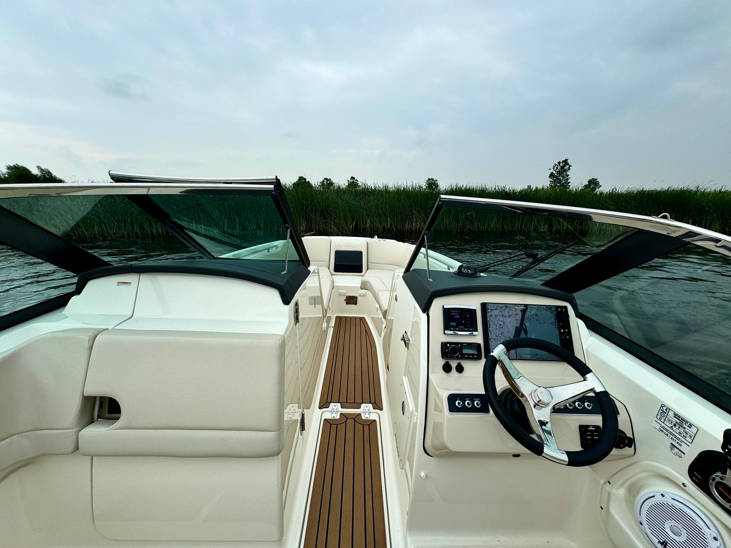 Boston Whaler 230 Vantage — foto 8 van 37