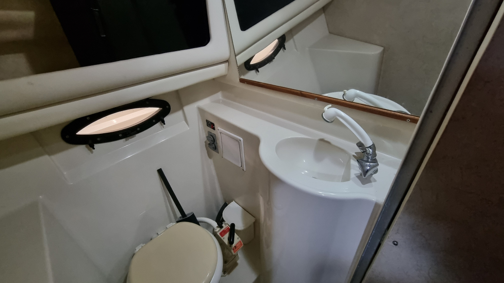 Maxum 2300 SCR met trailer (in bijzonder nette staat!) — foto 28 van 39
