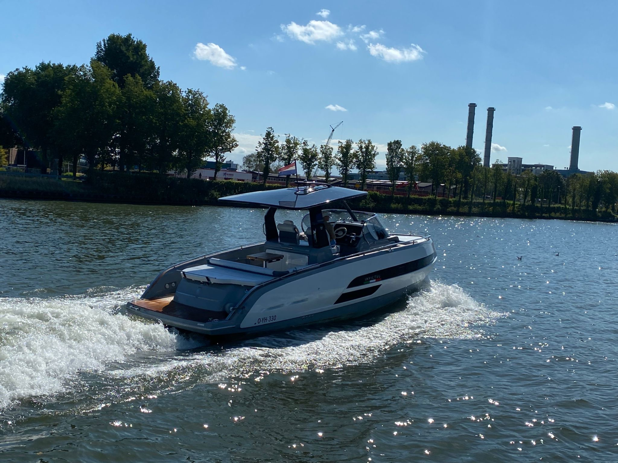 Invictus yachts Invictus 320 GT met 2 x Mercruiser 270 pk diesel van 2024! — foto 4 van 18