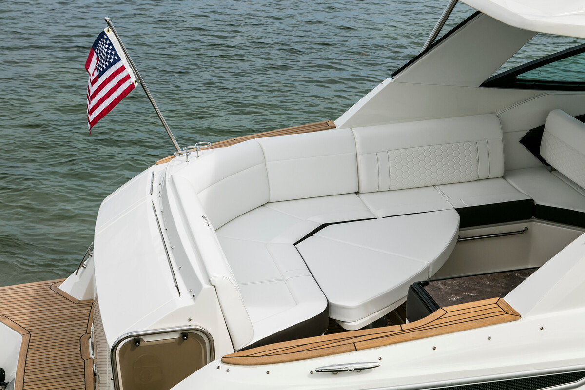 Sea Ray Sundancer 320 OB — foto 9 van 24