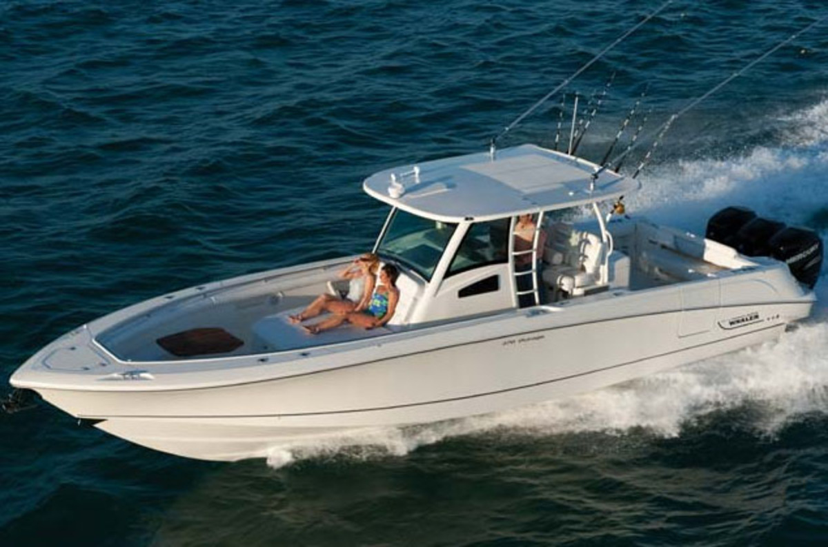 Boston Whaler 380 Outrage — foto 1 van 28