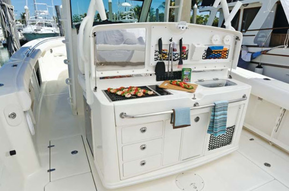 Boston Whaler 380 Outrage — foto 23 van 28