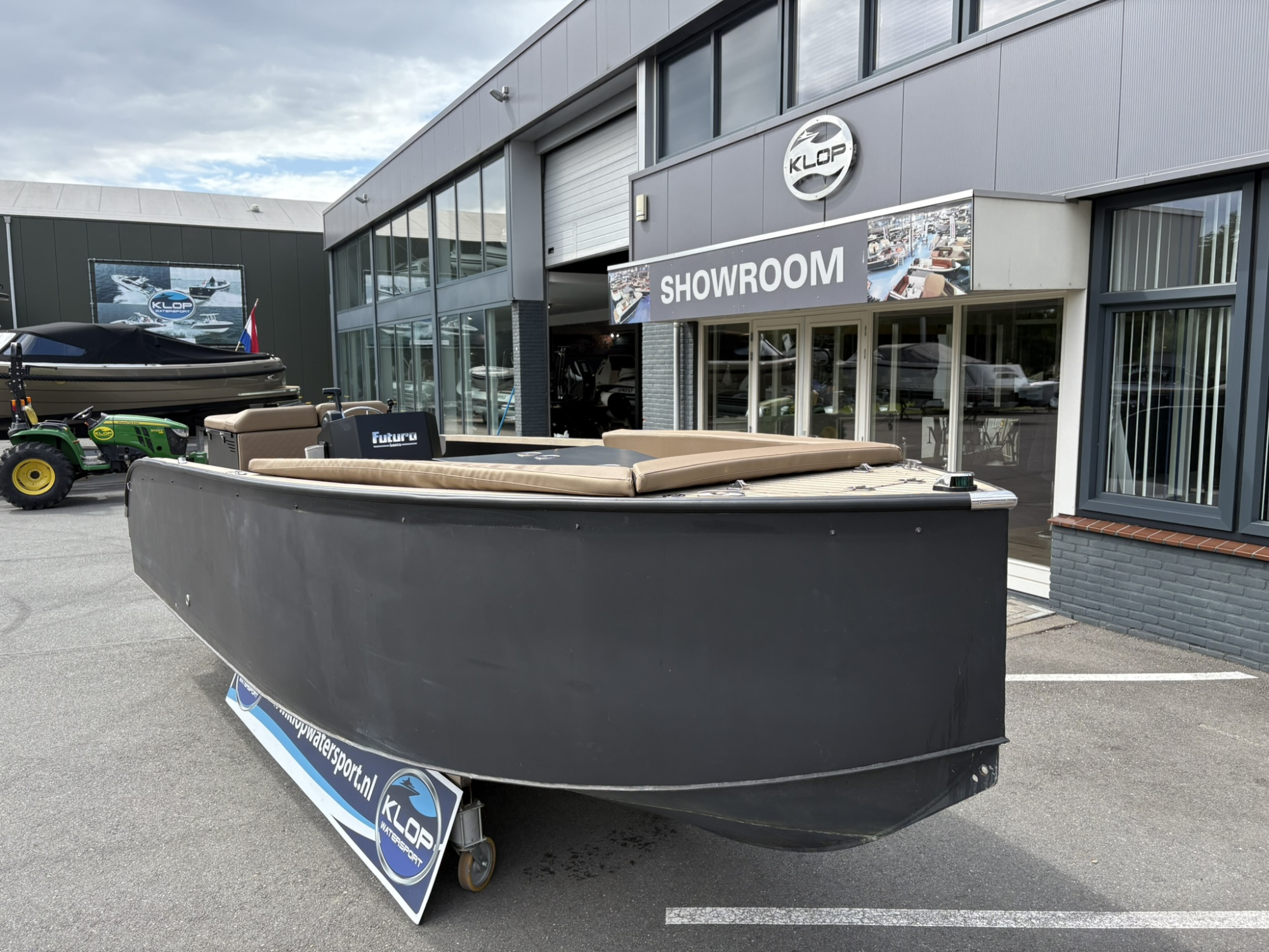 Futuro ZX20 Lounge Tender met Honda 60 pk!