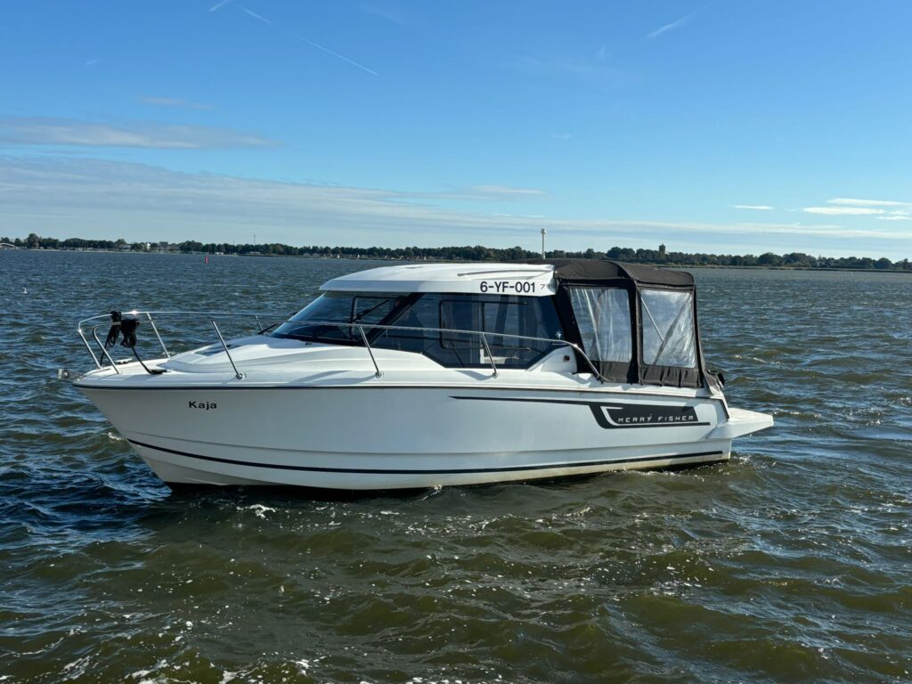 Merry Fisher 795 met Yamaha 200 pk — foto 1 van 5