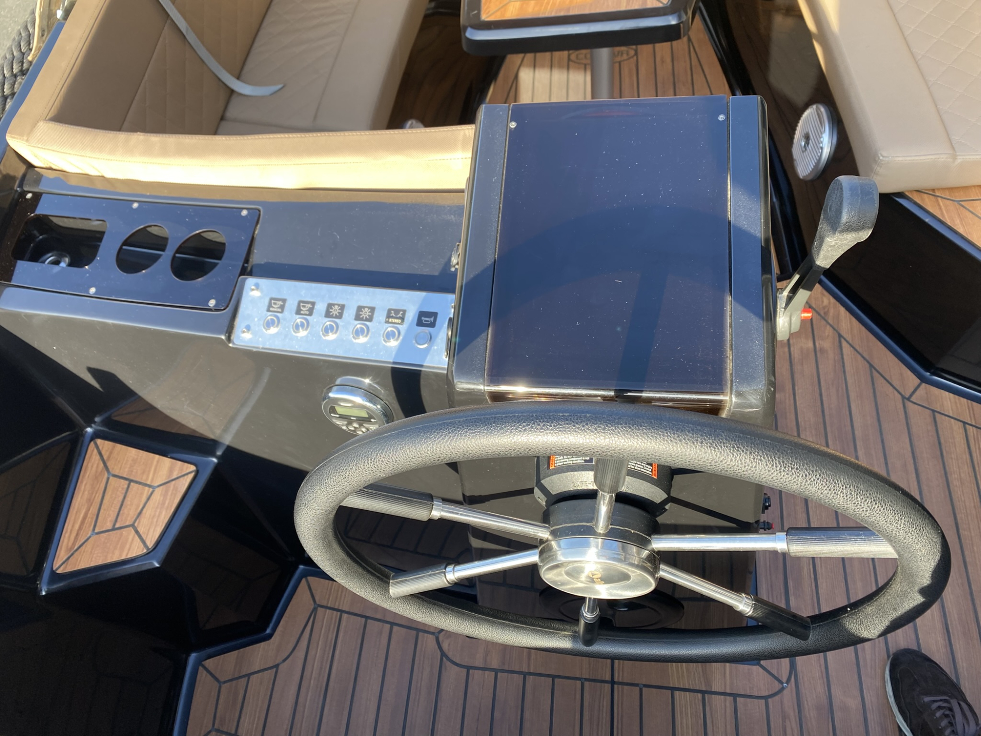 Corsiva 595 met Mercury 25 pk - bouwjaar 2019 — foto 8 van 12