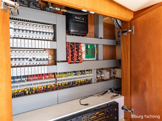 Sturier 480 AC - Vast Stuurhuis - Stabilizers — foto 60 van 99