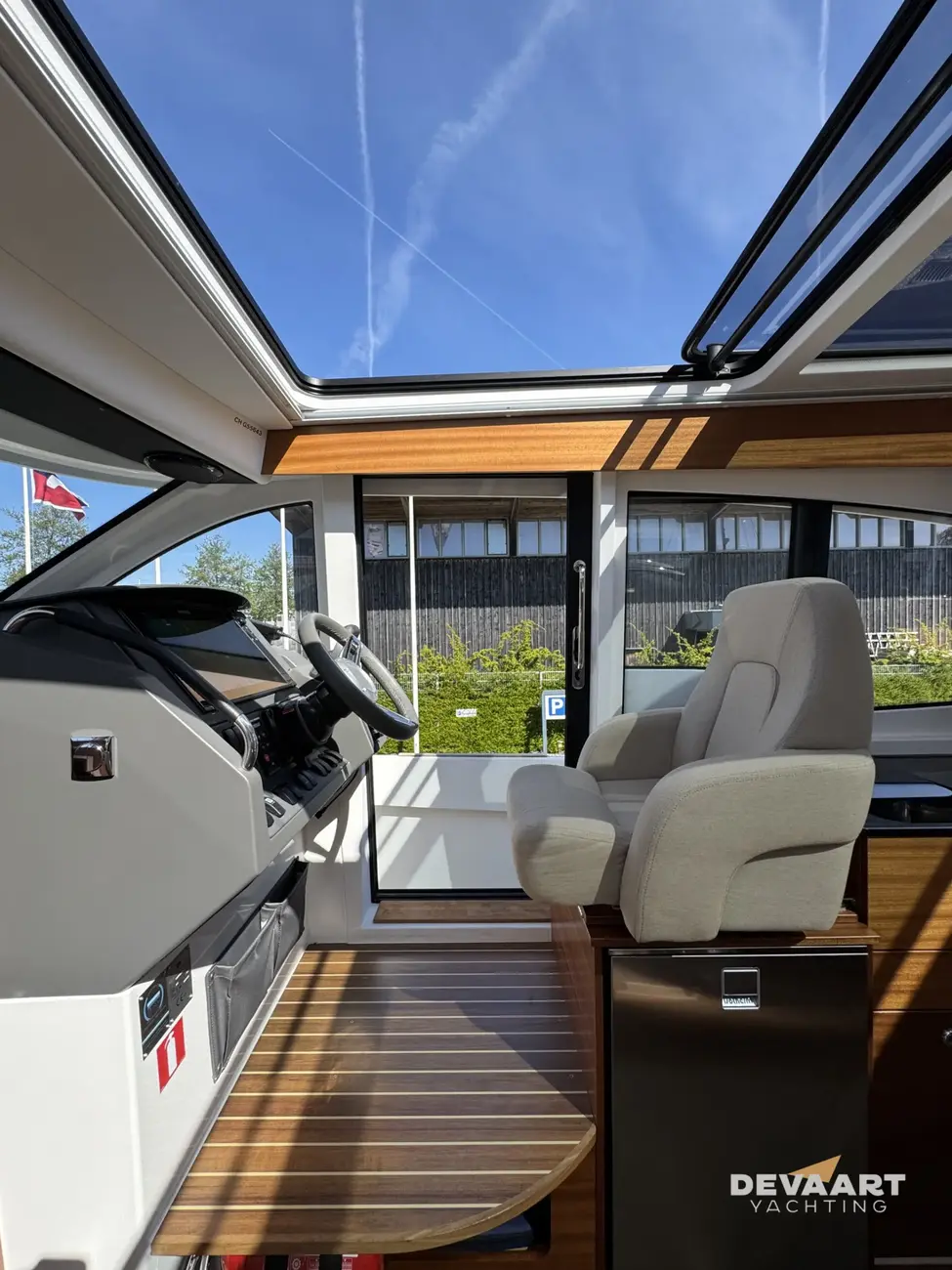 Nimbus 365 Coupe — foto 9 van 27