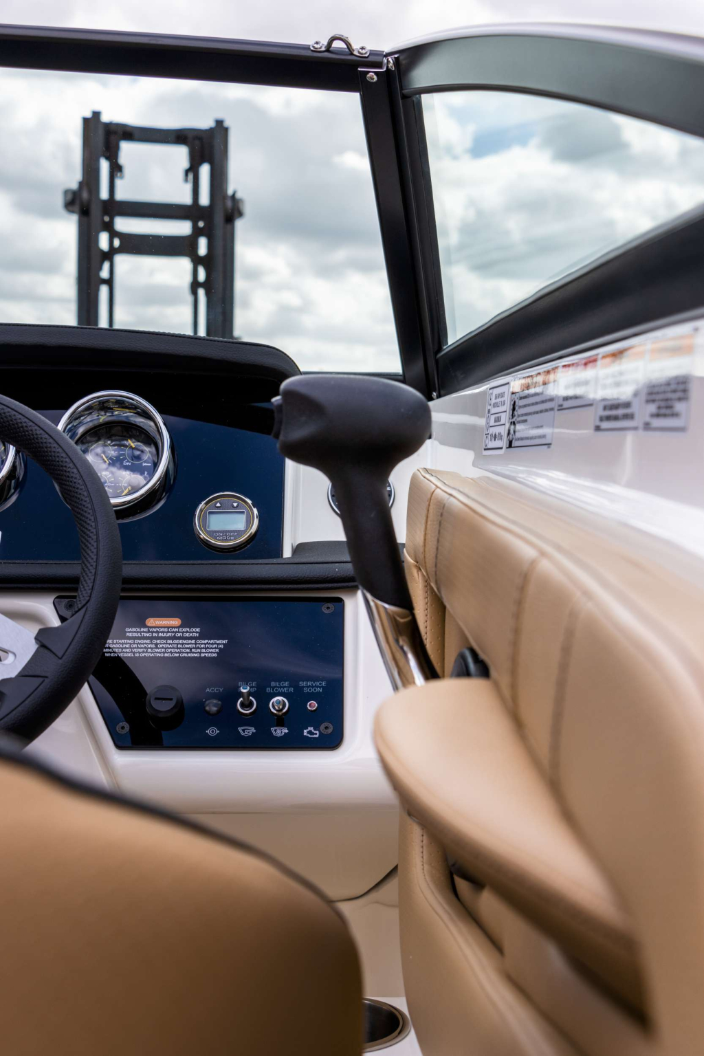 Sea Ray SPX 210 — foto 12 van 37