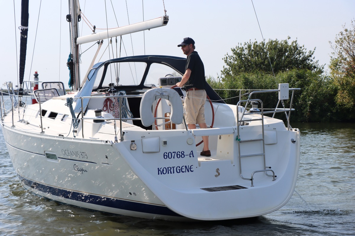 BENETEAU OCEANIS CLIPPER 373 — foto 34 van 48