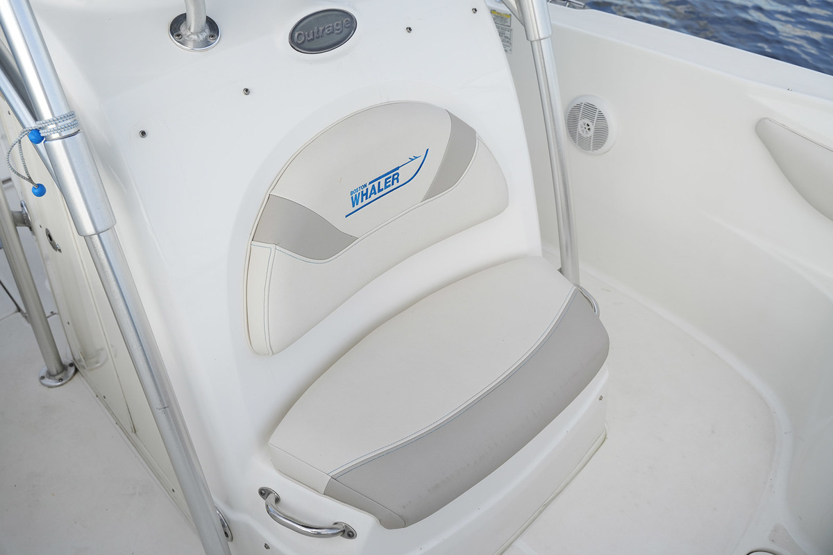 Boston Whaler 270 Outrage — foto 20 van 44