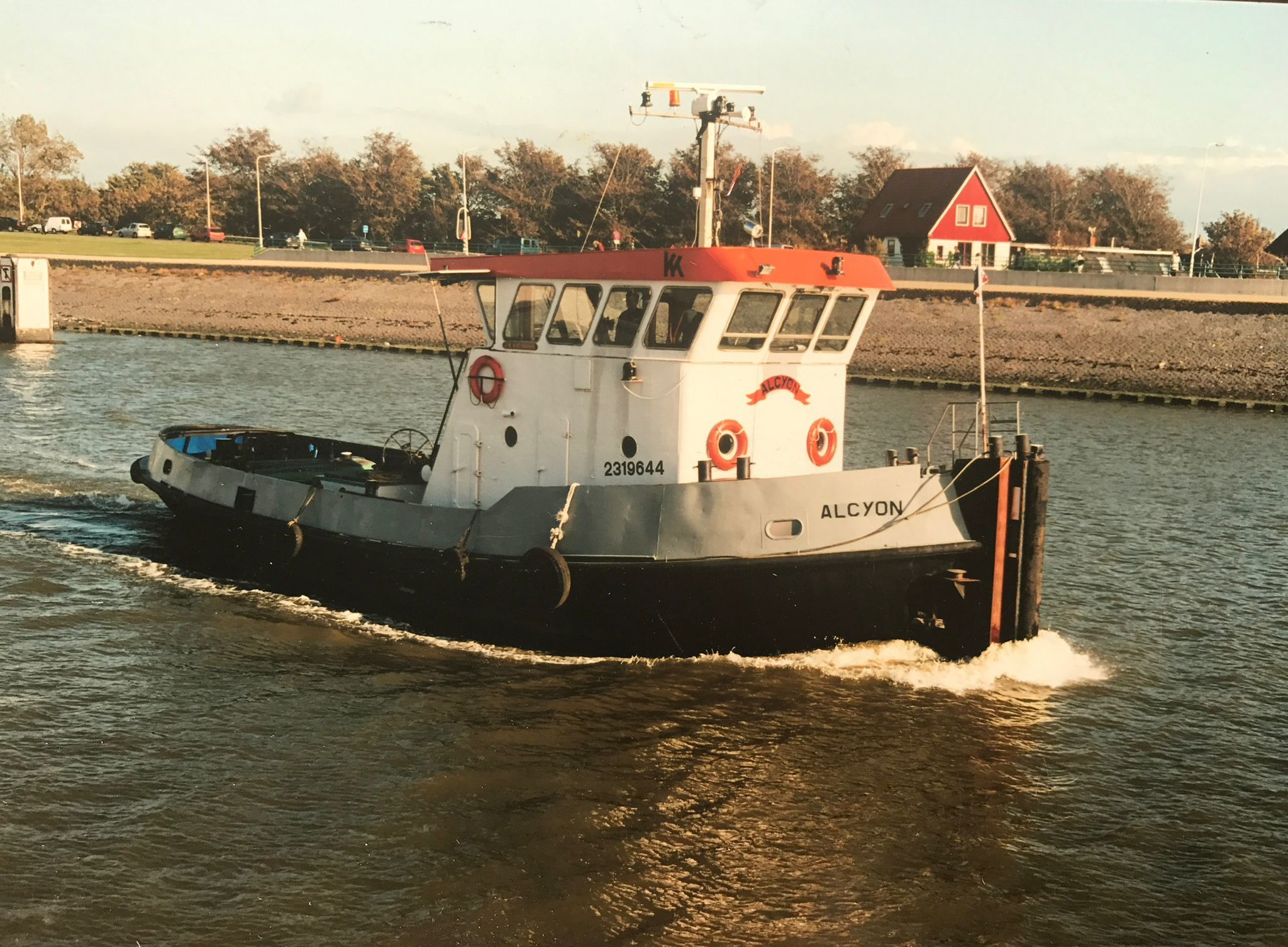 Sleepboot 21.50 — foto 1 van 10