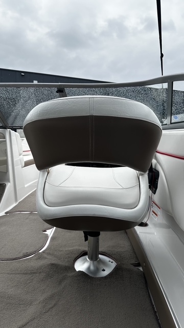 Four Winns H200 – Sportieve bowrider met krachtige V6 en royale indeling — foto 23 van 30