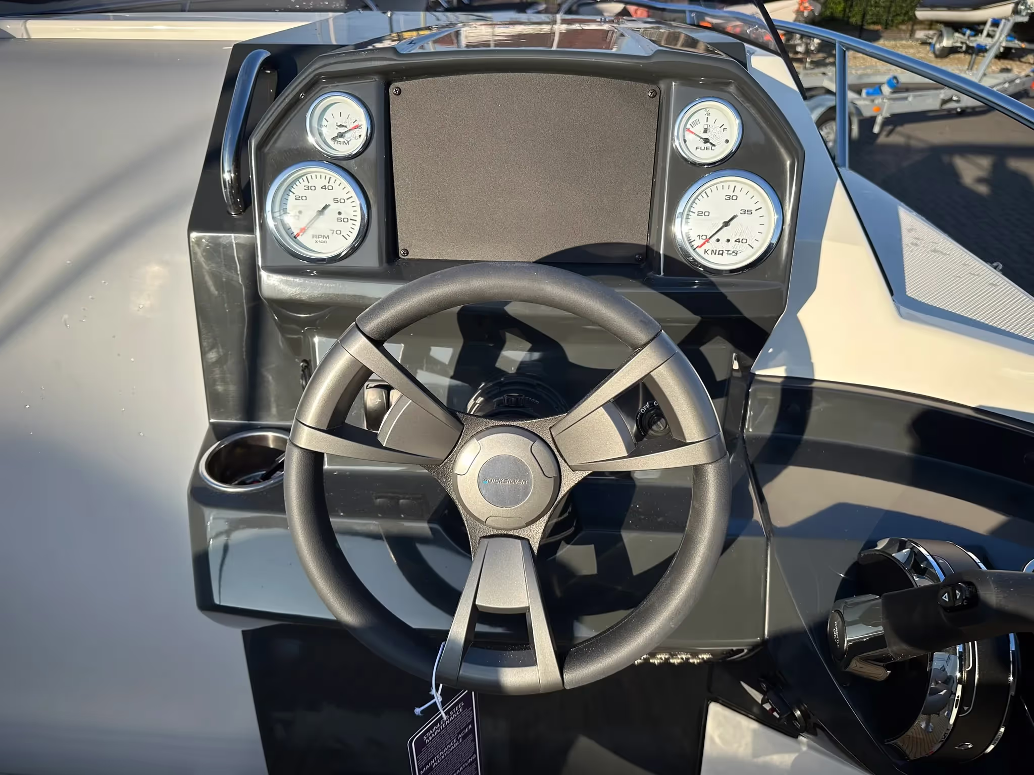 Quicksilver 555 Cabin — foto 11 van 12