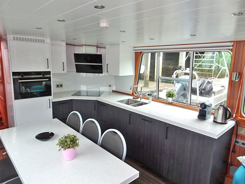 Luxe Varend Woonschip Rijn gecertificeerd — foto 29 van 71