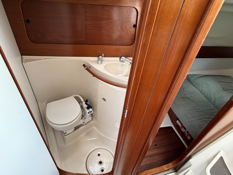 Beneteau Oceanis 321 — foto 7 van 48