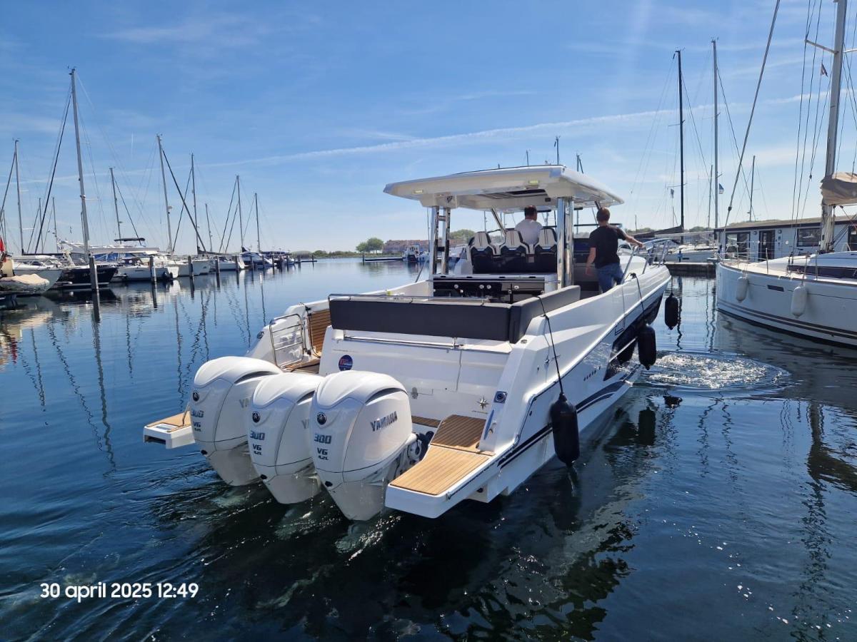 JEANNEAU Cap Camarat 12.5-WA — foto 4 van 37
