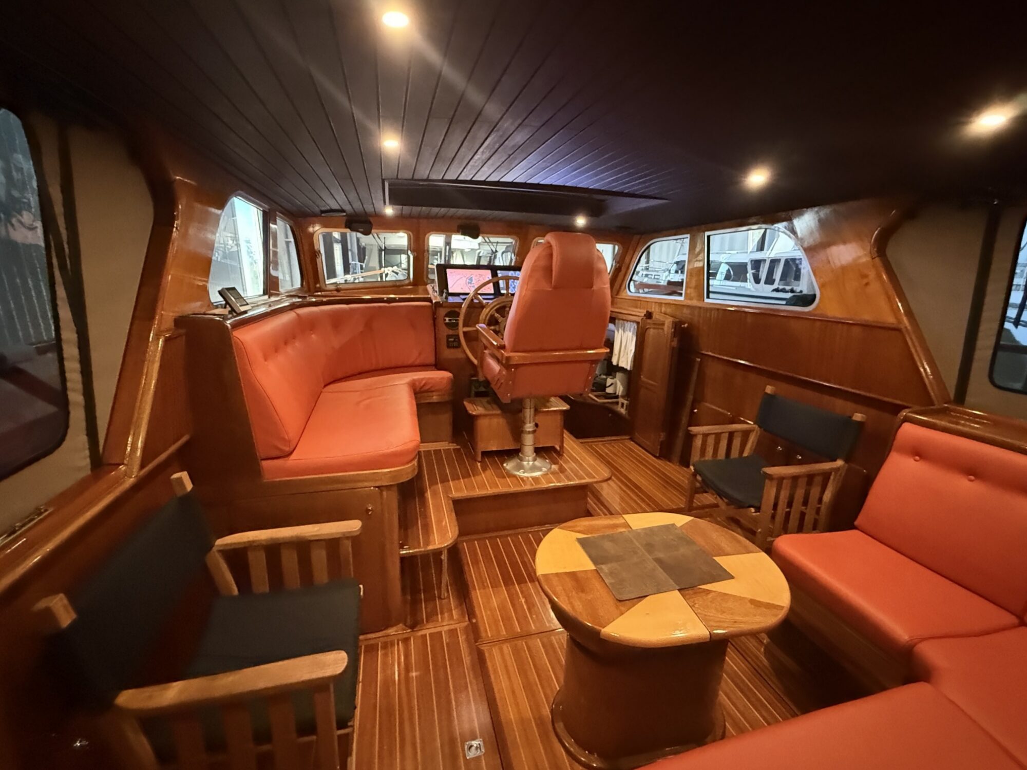 Crown yachts Crown Cruiser 12.85 OK Spiegeldeur — foto 2 van 23