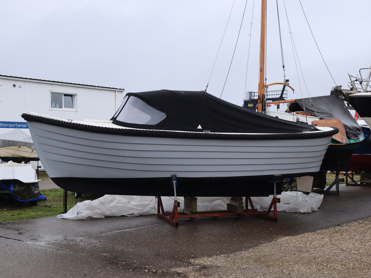 Wato 700 - Via Boatauction.com