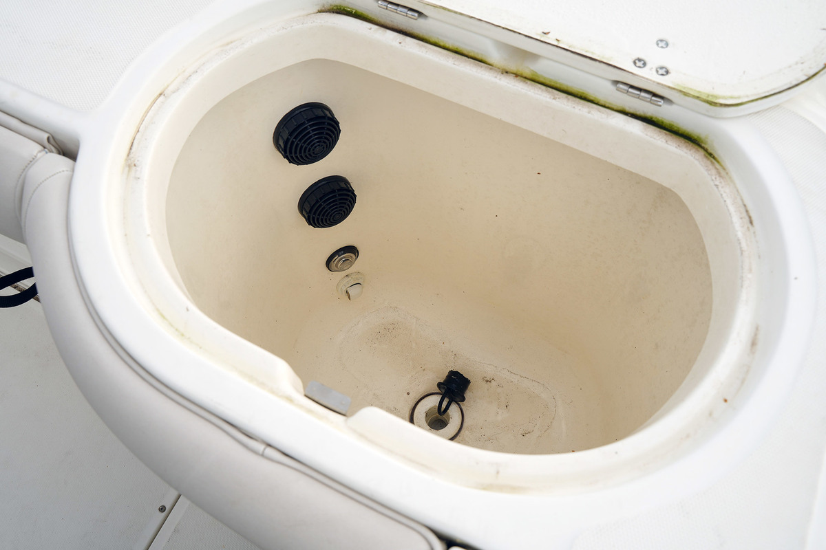 Boston Whaler 270 Outrage — foto 32 van 44