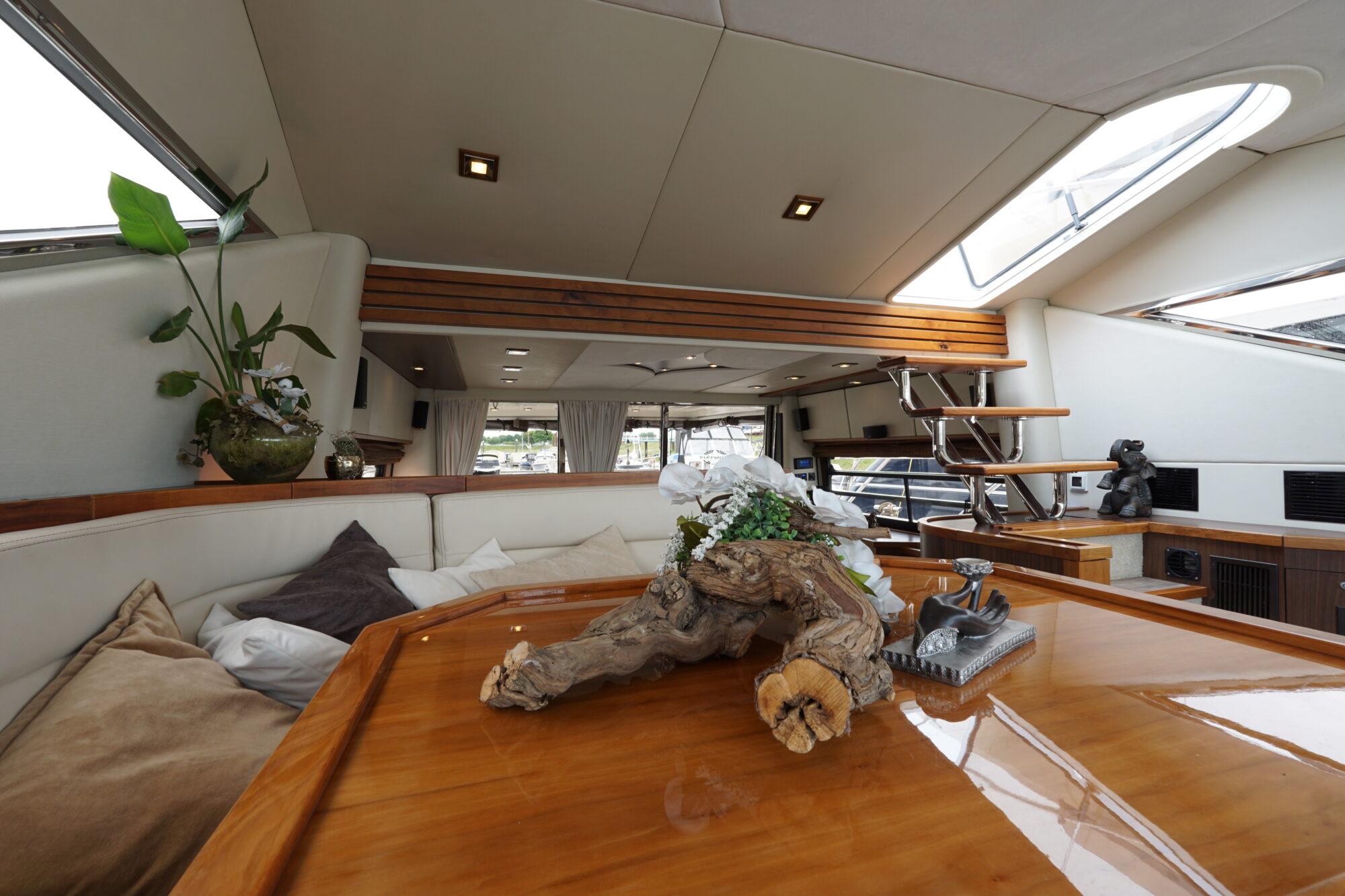 Sunseeker 62 Manhattan — foto 21 van 86