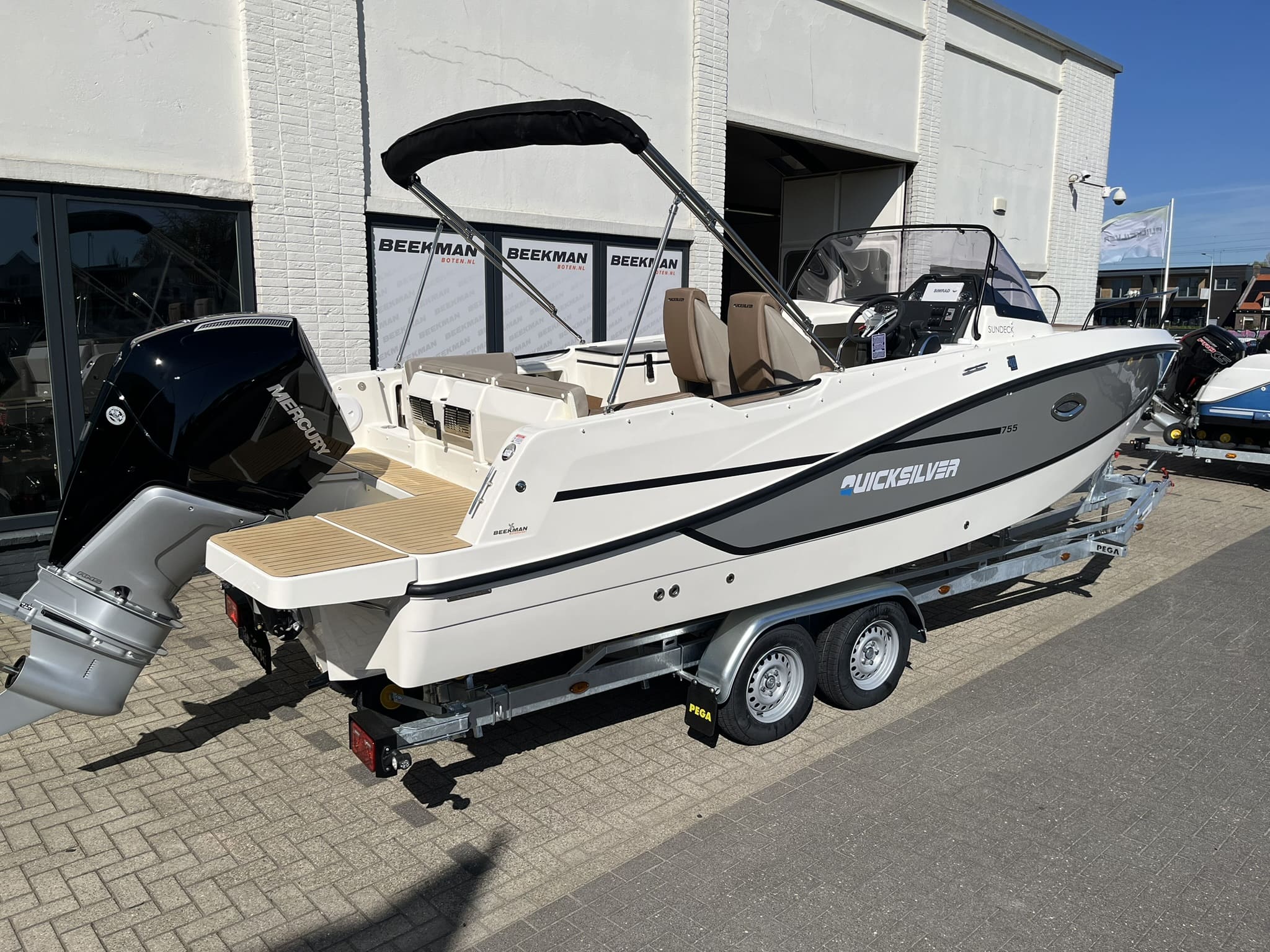 Quicksilver 755 Sundeck — foto 3 van 37
